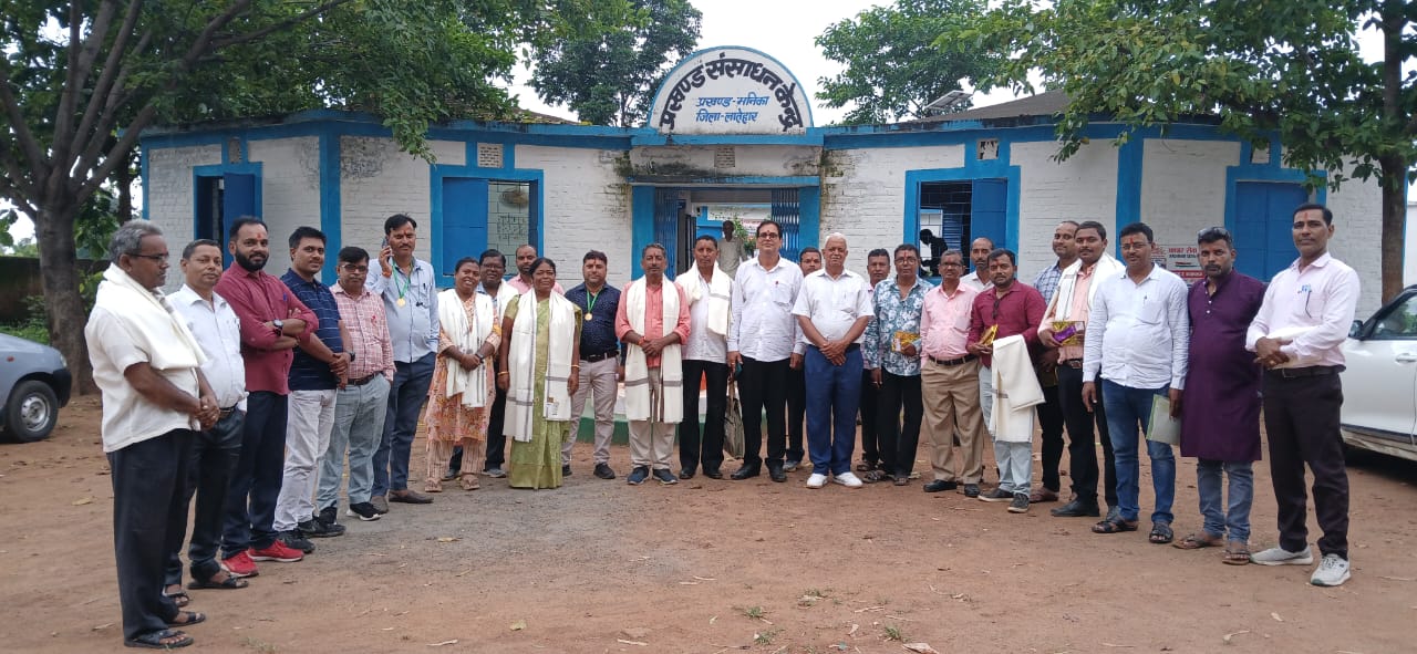 मनिका:प्रखंड स्तरीय बीआरसी कार्यालय में धूमधाम से मना शिक्षक दिवस
