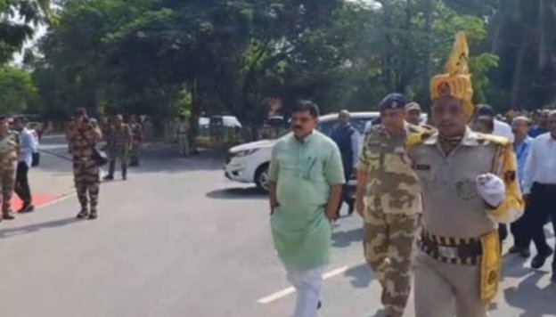 धनबाद दौरे पर केंद्रीय कोयला राज्य मंत्री सतीश चंद्र दुबे पहुंचे धनबाद दौरे पर केंद्रीय कोयला राज्य मंत्री सतीश चंद्र दुबे पहुंचे