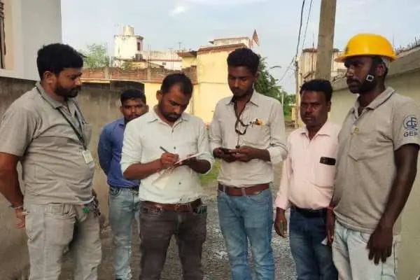 बिजली की चोरी रोकने को लेकर बिजली विभाग की छापेमारी बिजली की चोरी रोकने को लेकर बिजली विभाग की छापेमारी