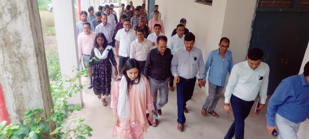 उपायुक्त गरिमा सिंह ने ब्रजगृह एवं मतगणना केंद्र का किया निरीक्षण उपायुक्त गरिमा सिंह ने ब्रजगृह एवं मतगणना केंद्र का किया निरीक्षण