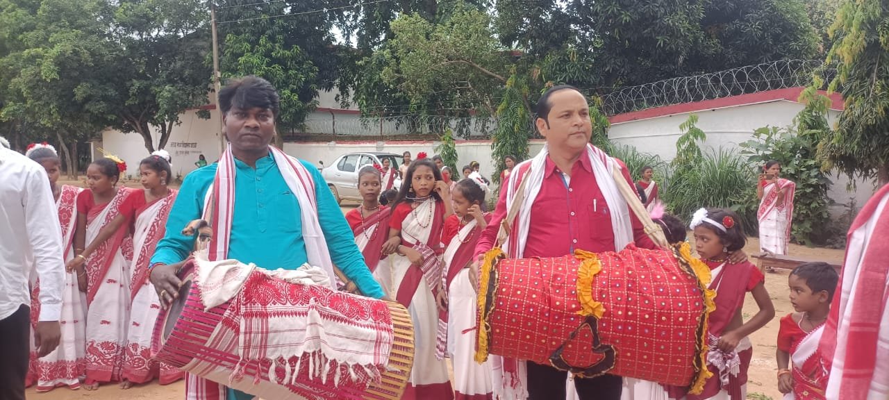 घाघरा प्रखंड में धूमधाम से मनाया गया कर्मा पूजा घाघरा प्रखंड में धूमधाम से मनाया गया कर्मा पूजा