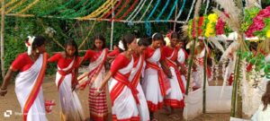 करमा पूजा सदर प्रखंड के नाउवा ढोढ़ में बड़े ही धूम धाम से मनाया गया