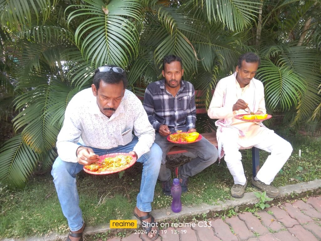 एसडीओ ऑफिस के पास खुले ‘बिरयानी जंक्शन’ को लेकर लोगों में उत्साह, पत्रकारिता के साथ-साथ सेवा का अवसर: मनोज दत्त एसडीओ ऑफिस के पास खुले ‘बिरयानी जंक्शन’ को लेकर लोगों में उत्साह, पत्रकारिता के साथ-साथ सेवा का अवसर: मनोज दत्त