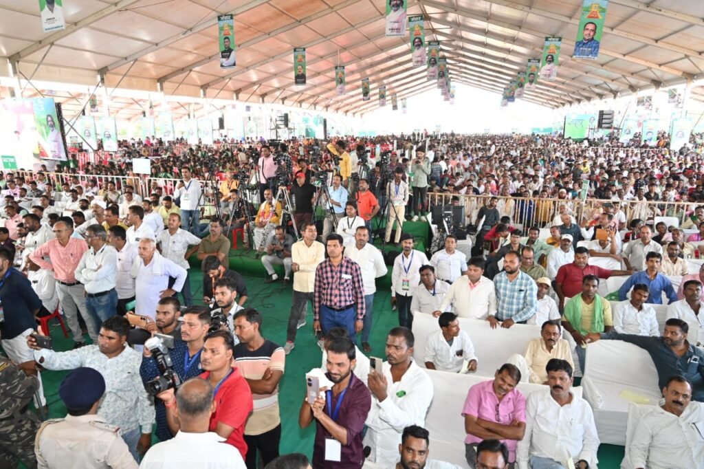 मुख्यमंत्री हेमन्त सोरेन ने गढ़वा में आयोजित आपकी योजना आपकी सरकार आपके द्वार कार्यक्रम में 748 योजनाओं की दी सौगात मुख्यमंत्री हेमन्त सोरेन ने गढ़वा में आयोजित आपकी योजना आपकी सरकार आपके द्वार कार्यक्रम में 748 योजनाओं की दी सौगात