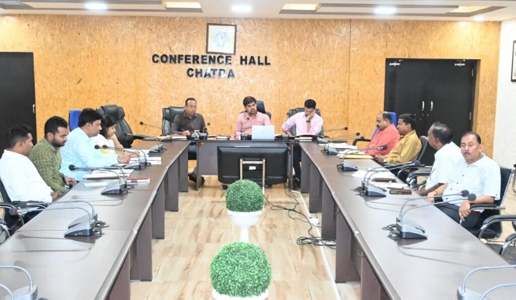 उपायुक्त की अध्यक्षता निरंजना (फल्गु) नदी के पुनर्युवन को लेकर हुई बैठक