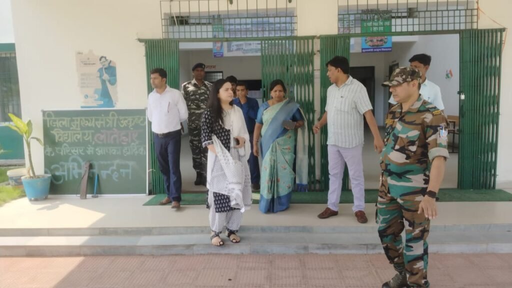 उपायुक्त ने विभिन्न परीक्षा केन्द्रों का किया निरीक्षण