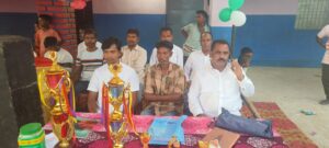 चंदवा प्रखंड के बरवाडीह में तीन दिवसीय फुटबॉल टूर्नामेंट का हुआ समापन