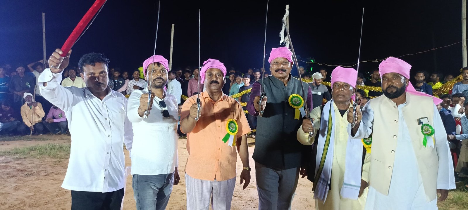 नवाटांड़ मेला मैदान में चेहल्लुम संपन्न हुआ,जिसमें बतौर मुख्य अतिथि शामिल हुए: डॉ. परमेश्वर भगत