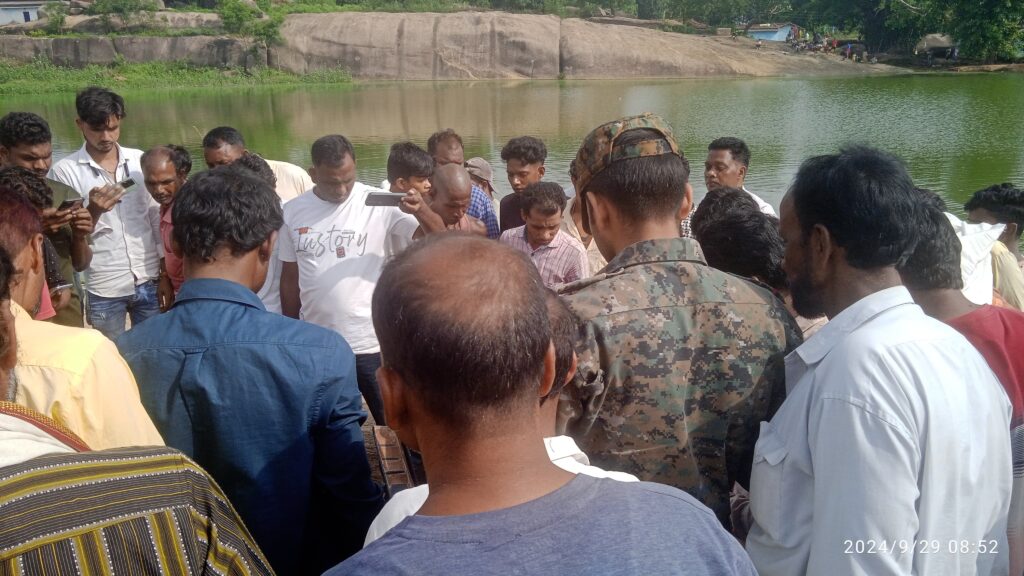 gumla news:गहरे तालाब में डूबने से युवक का हुआ मौत,एक दिन बाद पुलिस ने किया शव बरामद