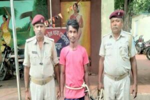 टाटानगर रेलवे स्टेशन से मोबाइल चोर गिरफ्तार