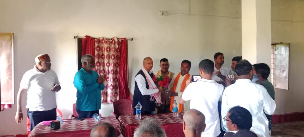 चतरा लोकसभा सांसद कालीचरण सिंह ने गारू प्रखंड में किया दौरा,सुने ग्रामीणो की समस्या चतरा लोकसभा सांसद कालीचरण सिंह ने गारू प्रखंड में किया दौरा,सुने ग्रामीणो की समस्या