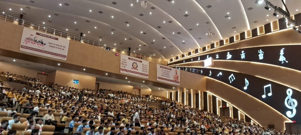 हरिद्वार में आयोजित धर्म सभा शहर के लोग लिये हिस्सा