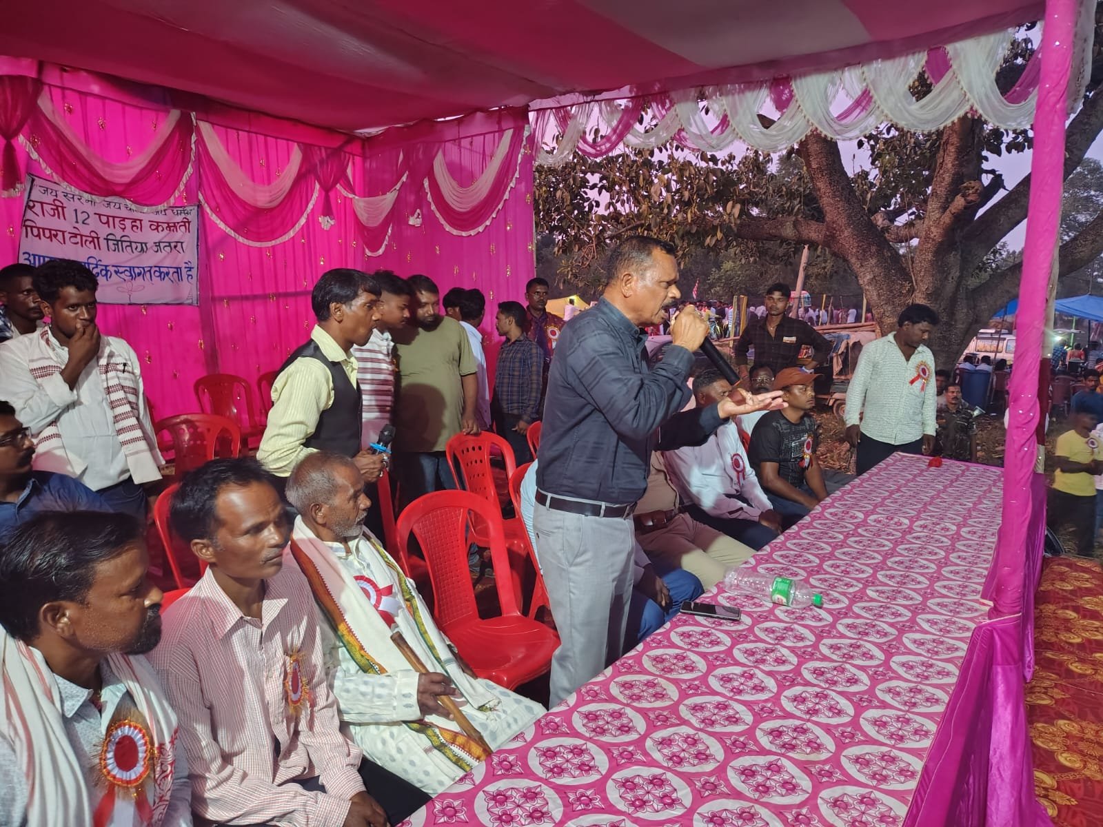 राजी,12 पड़हा जतरा में बतौर मुख्य अतिथि शामिल हुए:डॉ. परमेश्वर भगत राजी,12 पड़हा जतरा में बतौर मुख्य अतिथि शामिल हुए:डॉ. परमेश्वर भगत