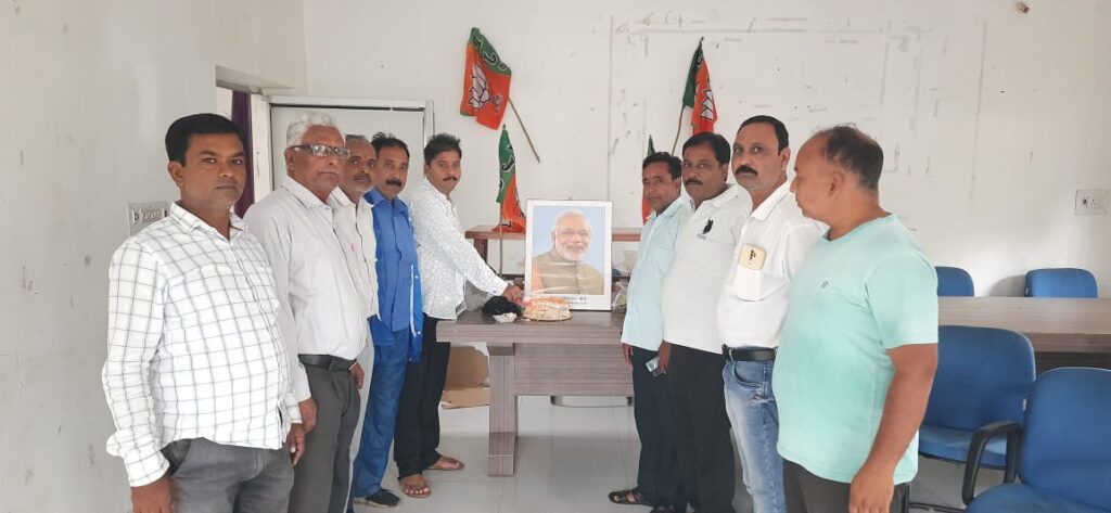 धूमधाम से मनाया गया प्रधानमंत्री नरेंद्र मोदी का जन्मदिन धूमधाम से मनाया गया प्रधानमंत्री नरेंद्र मोदी का जन्मदिन