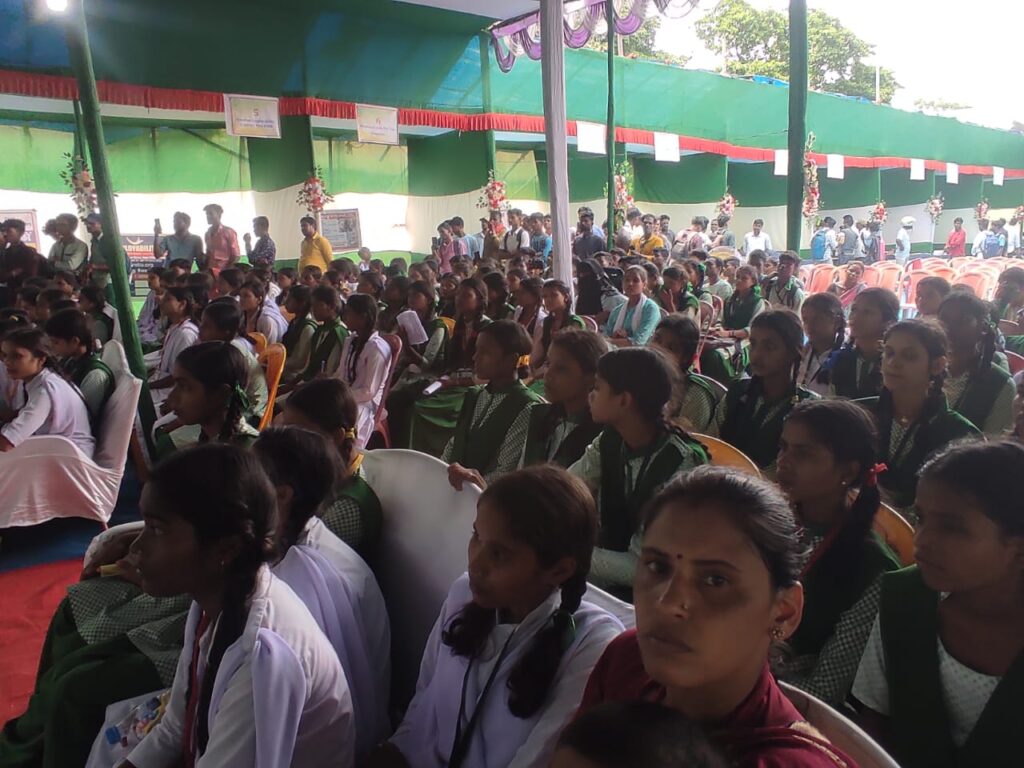 बच्चों के शारीरिक, मानसिक, सामाजिक और भावनात्मक विकास में शिक्षा की भूमिका महत्वपूर्ण:उपायुक्त गरिमा सिंह बच्चों के शारीरिक, मानसिक, सामाजिक और भावनात्मक विकास में शिक्षा की भूमिका महत्वपूर्ण:उपायुक्त गरिमा सिंह