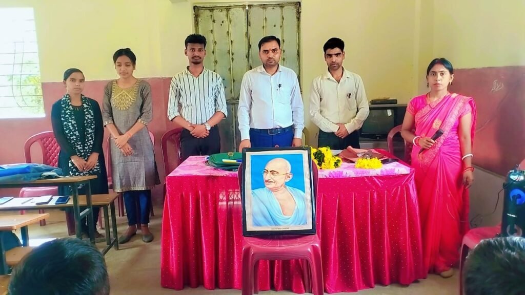सतबरवा: SDM आवासीय विद्यालय मुरमा में राष्ट्रपिता महात्मा गांधी का मनाया गया जन्म दिवस सतबरवा: SDM आवासीय विद्यालय मुरमा में राष्ट्रपिता महात्मा गांधी का मनाया गया जन्म दिवस