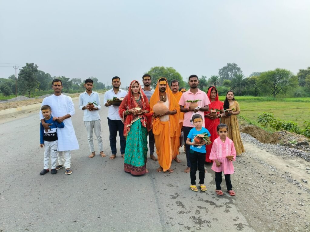 सप्तमी पूजा के बाद मां दुर्गा का खुला पट, श्रद्धालुओं की उमड़ी भीड़