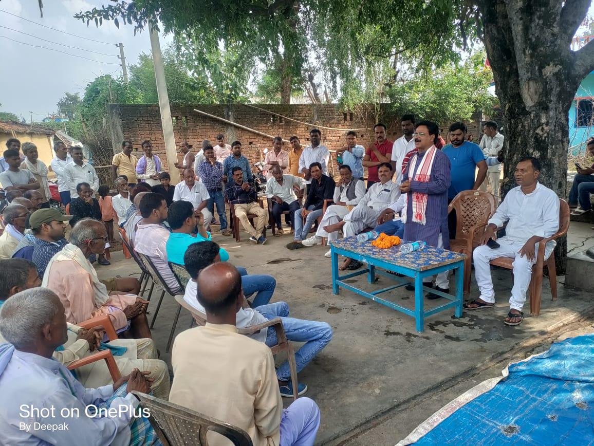 विधानसभा चुनाव:बसपा प्रत्याशी राजन मेहता ने विश्रामपुर में किया जन सम्पर्क अभियान