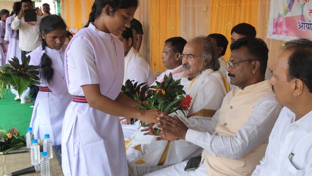 28 किलोमीटर मैराथन दौड़ का विकास भारती के सचिव अशोक भगत ने हरी झंडी दिखाकर किया रवाना 28 किलोमीटर मैराथन दौड़ का विकास भारती के सचिव अशोक भगत ने हरी झंडी दिखाकर किया रवाना