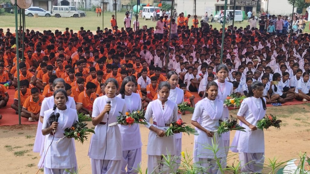 28 किलोमीटर मैराथन दौड़ का विकास भारती के सचिव अशोक भगत ने हरी झंडी दिखाकर किया रवाना 28 किलोमीटर मैराथन दौड़ का विकास भारती के सचिव अशोक भगत ने हरी झंडी दिखाकर किया रवाना