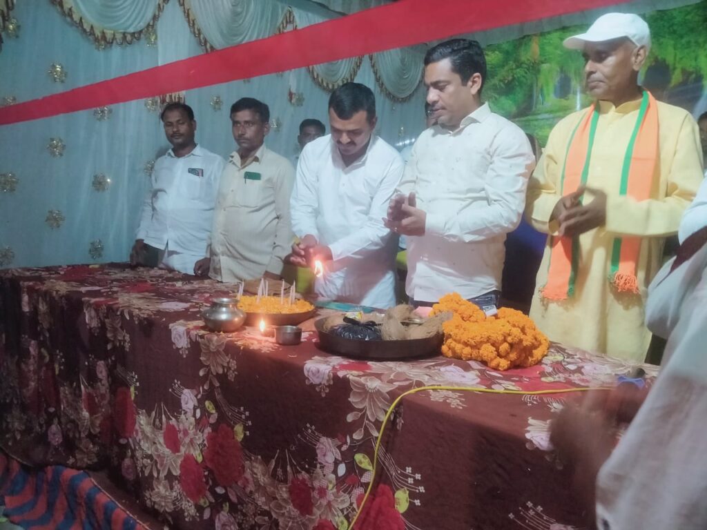 डीजे तो बजेगा ही क्योंकि सनातनियों का मान सम्मान एवं स्वाभिमान की बात है- भानु प्रताप शाही डीजे तो बजेगा ही क्योंकि सनातनियों का मान सम्मान एवं स्वाभिमान की बात है- भानु प्रताप शाही