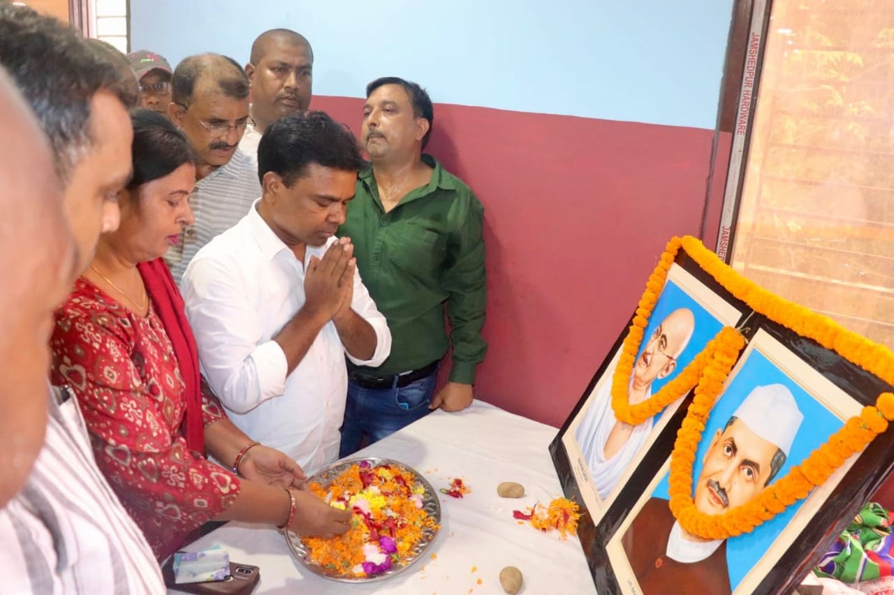 गदडा में आजसू का मिलन समारोह आयोजित