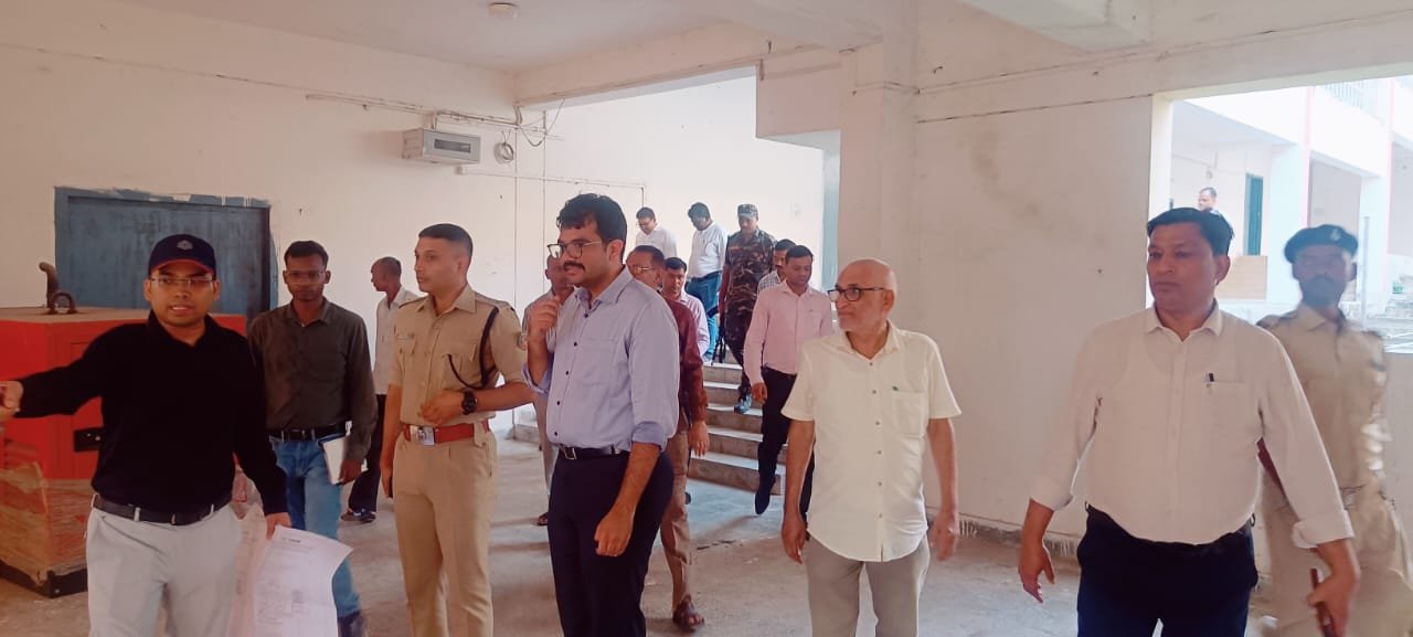 जिला निर्वाचन पदाधिकारी सह उपायुक्त व पुलिस अधीक्षक के द्वारा ब्रज गृह व मतगणना केंद्र का किया गया निरीक्षण