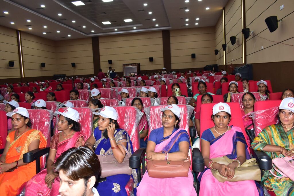 मेदिनीनगर में 'संकल्प 100 दिन' अभियान का समापन समारोह सम्पन्न मेदिनीनगर में 'संकल्प 100 दिन' अभियान का समापन समारोह सम्पन्न