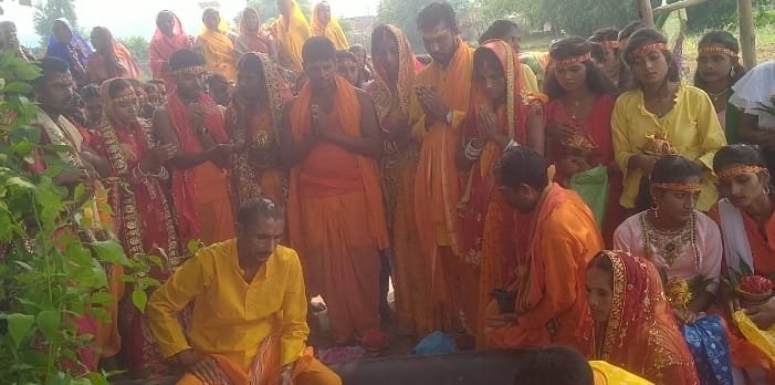 मां दुर्गा की पट खुलते ही भक्ति मय हुआ चौरिया ग्राम मां दुर्गा की पट खुलते ही भक्ति मय हुआ चौरिया ग्राम