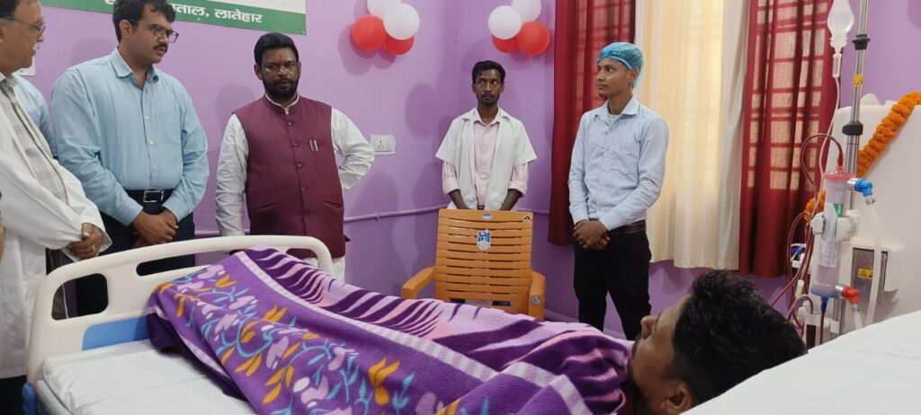 मरीजों को सरकार द्वारा उपलब्ध कराई जा रही सभी सुविधाएं ससमय मुहैया कराई जाए: शिक्षा मंत्री बैद्यनाथ राम मरीजों को सरकार द्वारा उपलब्ध कराई जा रही सभी सुविधाएं ससमय मुहैया कराई जाए: शिक्षा मंत्री बैद्यनाथ राम