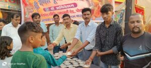 श्री गणेश पूजा महोत्सव पोलपोल समिति ने कराया महाप्रसाद वितरण