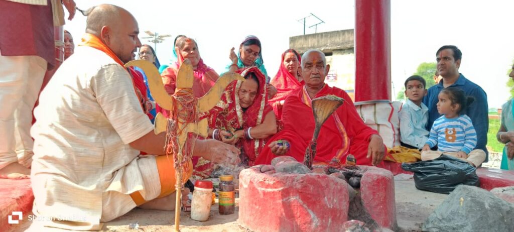 लहलहे मलय नदी के तट पर शिवाला मंदिर जीर्णोदार की रखी गई नीव लहलहे मलय नदी के तट पर शिवाला मंदिर जीर्णोदार की रखी गई नीव