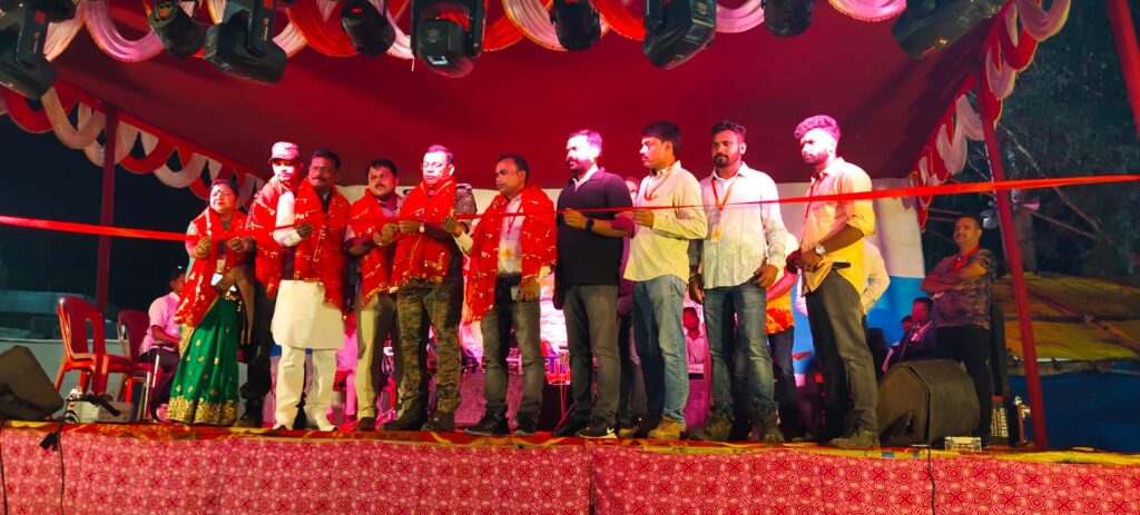 घाघरा:दुर्गा पूजा समिति चांदनी चौक की ओर से किया गया नागपुरी संस्कृति कार्यक्रम का आयोजन घाघरा:दुर्गा पूजा समिति चांदनी चौक की ओर से किया गया नागपुरी संस्कृति कार्यक्रम का आयोजन