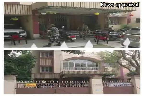 मंत्री मिथलेश ठाकुर के पीएस हरेंद्र सिंह के छप्पन सेठ डोरंडा स्थित आवास में ताला तोड़ घुसी ईडी की टीम मंत्री मिथलेश ठाकुर के पीएस हरेंद्र सिंह के छप्पन सेठ डोरंडा स्थित आवास में ताला तोड़ घुसी ईडी की टीम