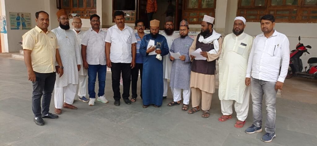 तंजीम ए उलेमाए अहले सुन्नत ने राष्ट्रपति के नाम उपायुक्त को ज्ञापन सौंपा तंजीम ए उलेमाए अहले सुन्नत ने राष्ट्रपति के नाम उपायुक्त को ज्ञापन सौंपा
