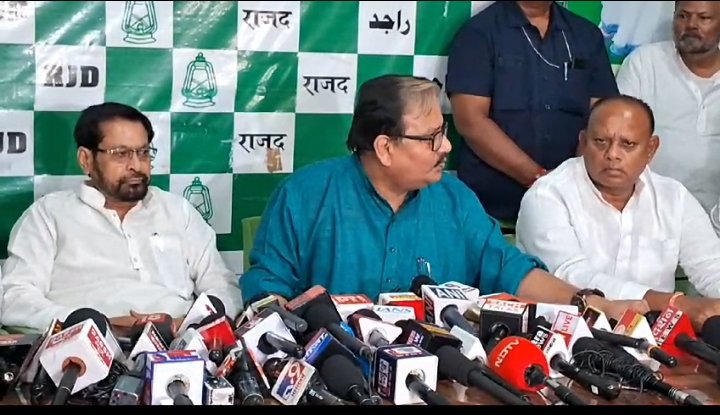 कांग्रेस और झामुमो के बीच 70 सीटों के बंटवारे की बात से राजद खफा,राजद को 12 सीटों की चाह कांग्रेस और झामुमो के बीच 70 सीटों के बंटवारे की बात से राजद खफा,राजद को 12 सीटों की चाह