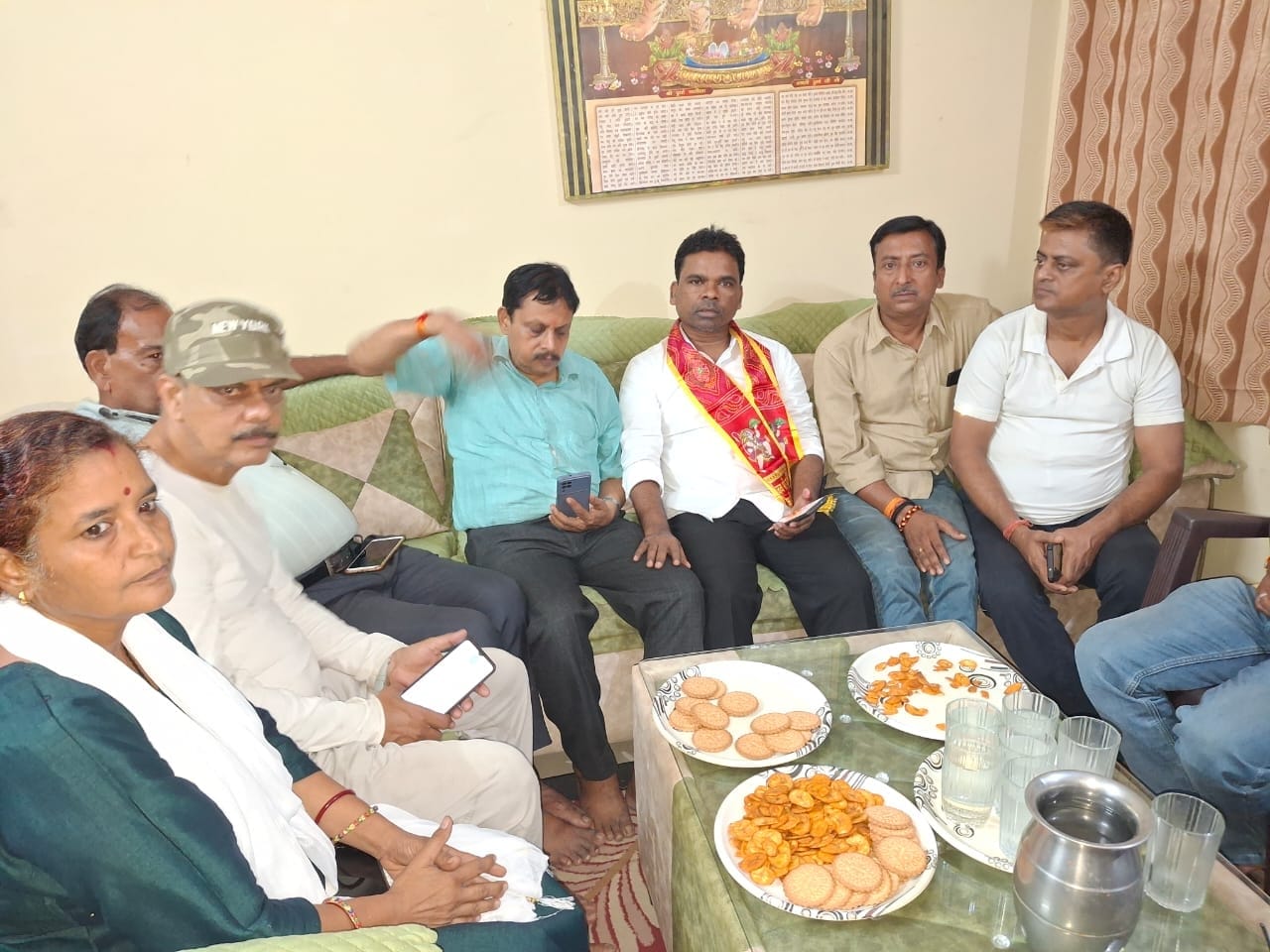 विहिप नेता देवेन्द्र गुप्ता के घर गए सहिस,मांगा समर्थन
