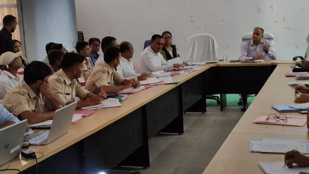 आगामी बिशुनपुर विधानसभा चुनाव में सुरक्षा का रहेगा पुख्ता इंतजाम,वोटर निडर होकर वोट डालें,जिला निर्वाचन अधिकारी कर्ण सत्यार्थी आगामी बिशुनपुर विधानसभा चुनाव में सुरक्षा का रहेगा पुख्ता इंतजाम,वोटर निडर होकर वोट डालें,जिला निर्वाचन अधिकारी कर्ण सत्यार्थी