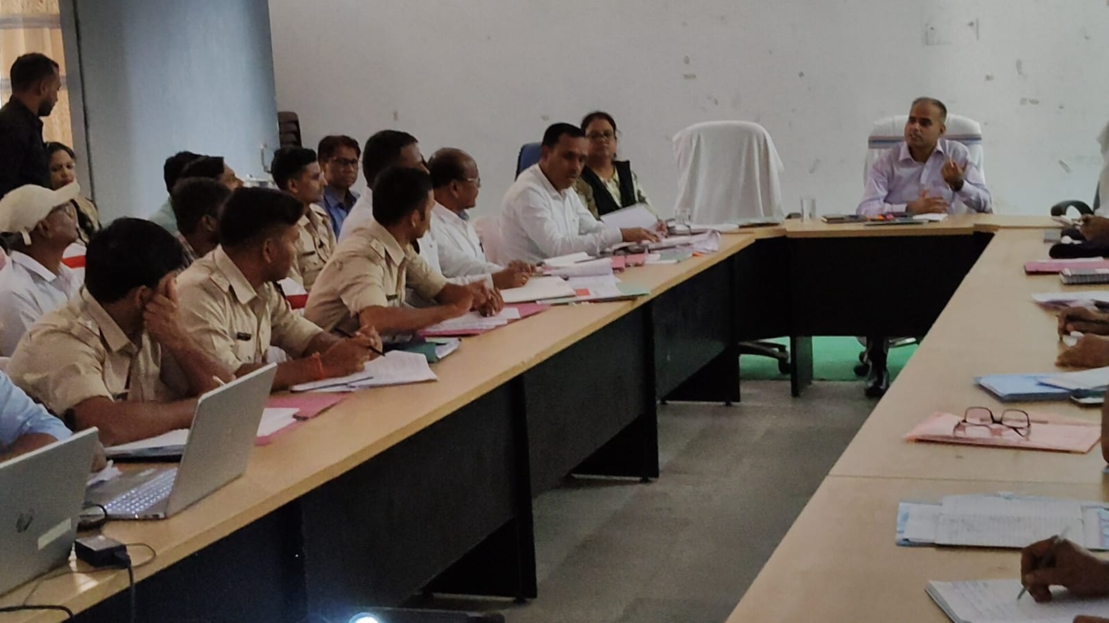 आगामी बिशुनपुर विधानसभा चुनाव में सुरक्षा का रहेगा पुख्ता इंतजाम,वोटर निडर होकर वोट डालें,जिला निर्वाचन अधिकारी कर्ण सत्यार्थी