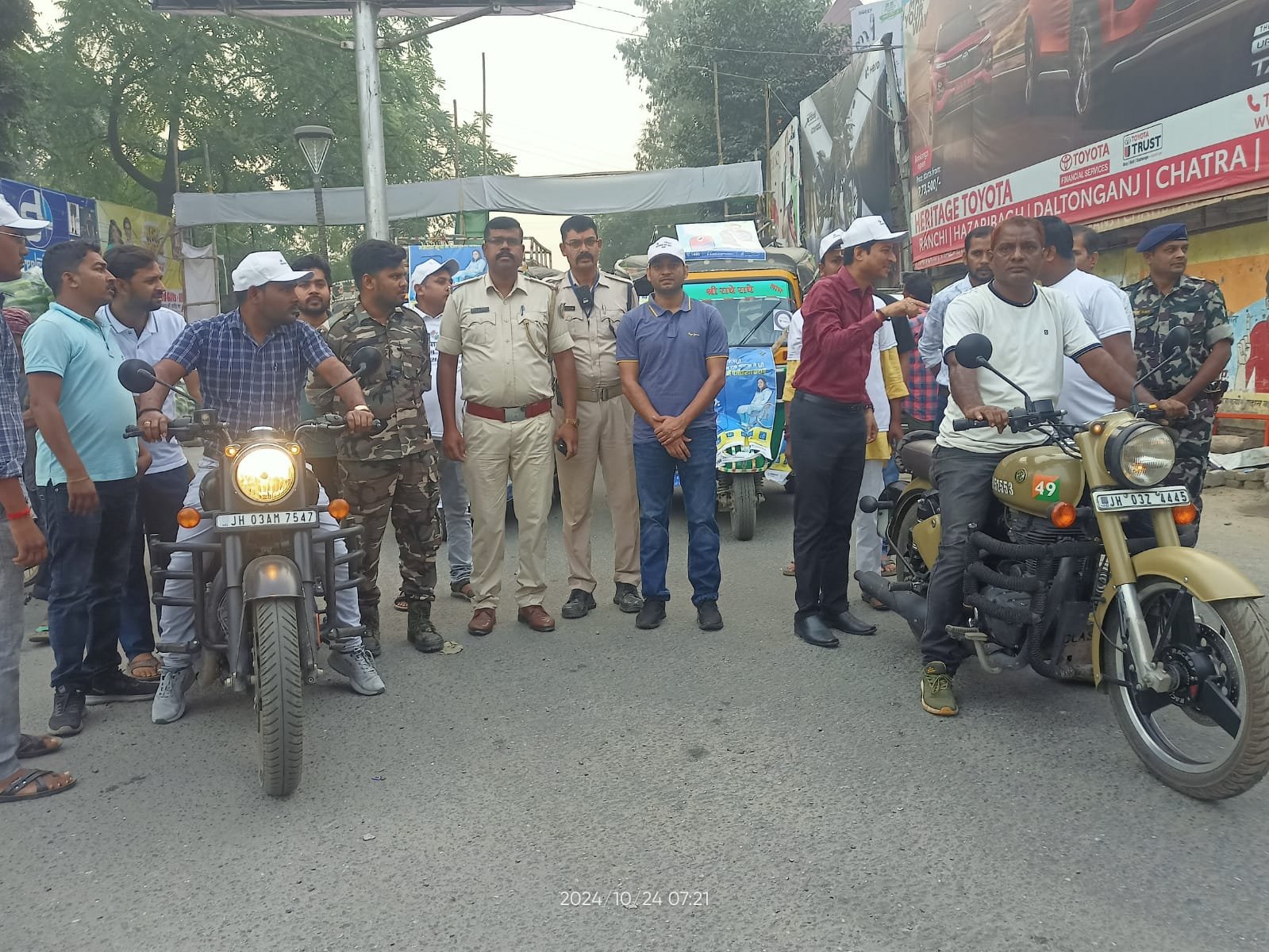 स्वीप कार्यक्रम अंतर्गत ऑटो संघ से जुड़े लोगों ने चलाया मतदाता जागरूकता अभियान स्वीप कार्यक्रम अंतर्गत ऑटो संघ से जुड़े लोगों ने चलाया मतदाता जागरूकता अभियान