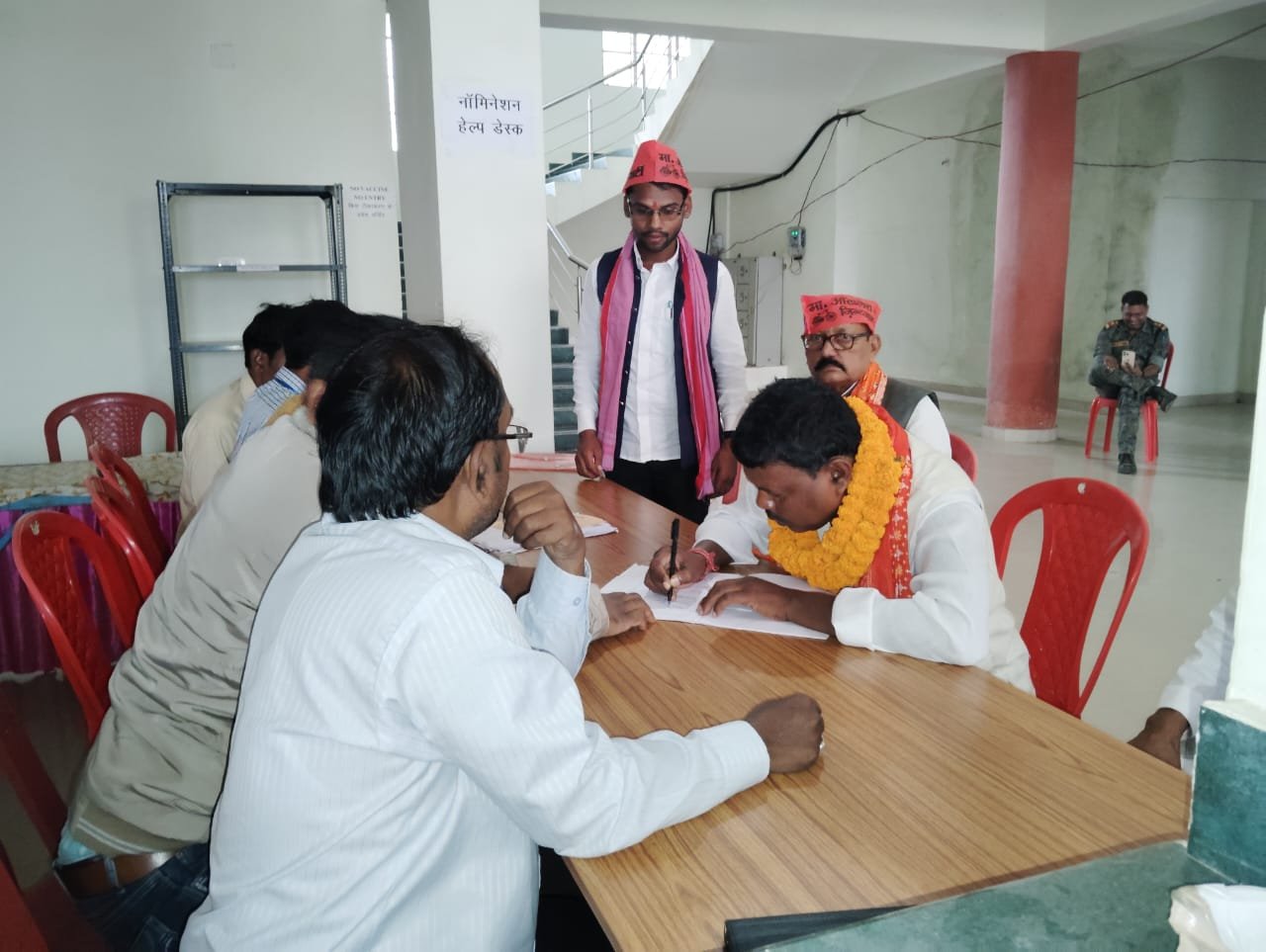 मनिका विधानसभा से समाजवादी पार्टी के रघुपाल सिंह ने किया नामांकन,क्षेत्र के विकास का वादा मनिका विधानसभा से समाजवादी पार्टी के रघुपाल सिंह ने किया नामांकन,क्षेत्र के विकास का वादा