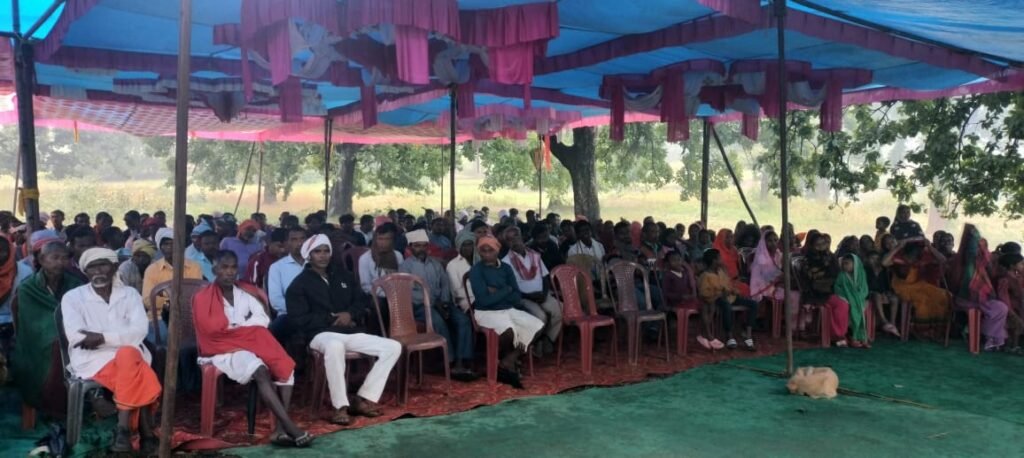 खरवार समाज की बैठक में पहुंचे हरे कृष्णा सिंह, बीजेपी सरकार की आवश्यकता पर दिया जोर खरवार समाज की बैठक में पहुंचे हरे कृष्णा सिंह, बीजेपी सरकार की आवश्यकता पर दिया जोर