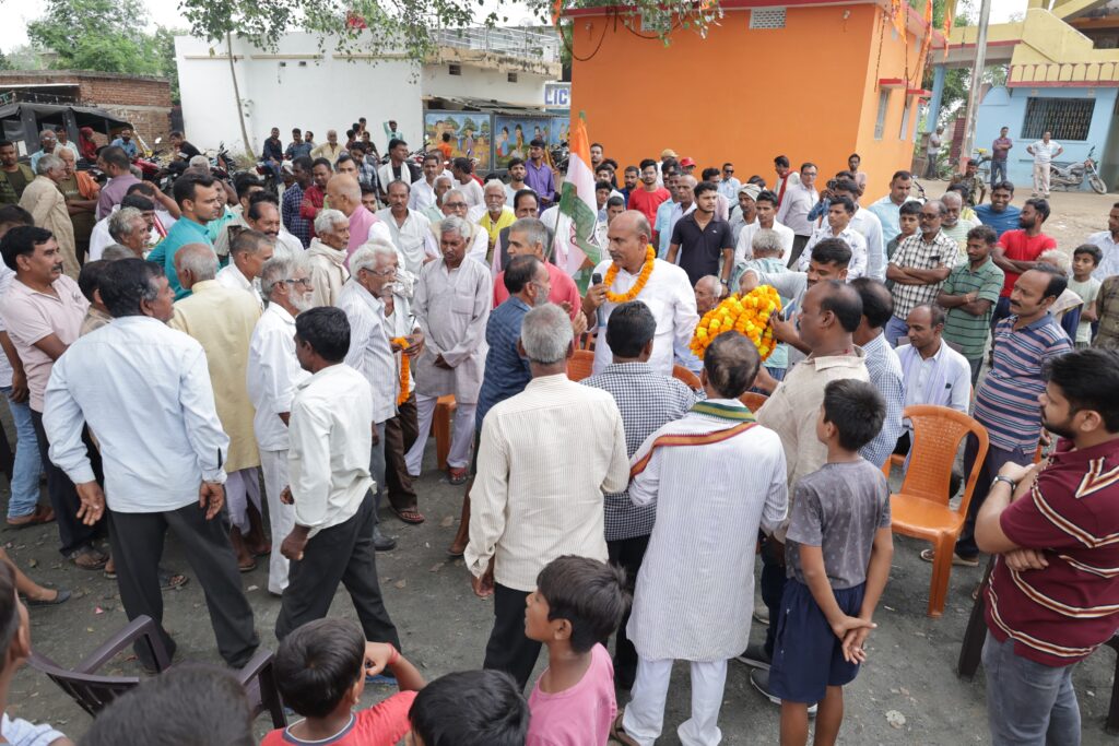 जनता के अधिकार की रक्षा और क्षेत्र के विकास के लिए नेता का छत्रछाया होना नितांत आवश्यक : के० एन० त्रिपाठी जनता के अधिकार की रक्षा और क्षेत्र के विकास के लिए नेता का छत्रछाया होना नितांत आवश्यक : के० एन० त्रिपाठी