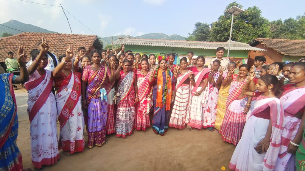 भाजपा प्रत्याशी मीरा मुंडा जनसंपर्क की तेज , विभिन्न क्षेत्रों का की दौरा भाजपा प्रत्याशी मीरा मुंडा जनसंपर्क की तेज , विभिन्न क्षेत्रों का की दौरा