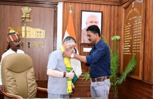 गवर्नर गंगवार से मिलें कुड़मी सेना के केंद्रीय अध्यक्ष शैलेंद्र महतो