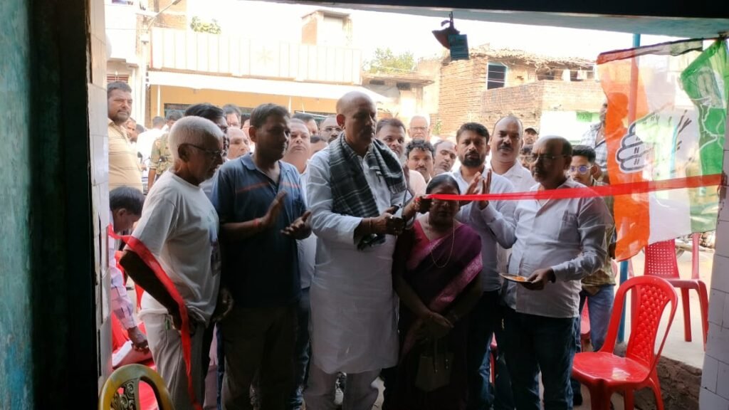 अबकी बार जनता की होगी जीत।मैं तो सेवक हूं, सेवक बनकर कार्य करूंगा: K.N त्रिपाठी अबकी बार जनता की होगी जीत।मैं तो सेवक हूं, सेवक बनकर कार्य करूंगा: K.N त्रिपाठी