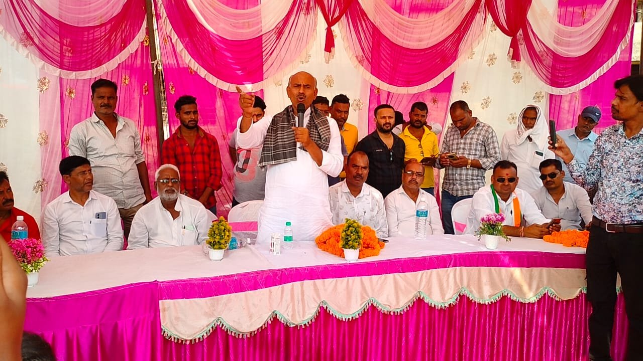 अबकी बार जनता की होगी जीत।मैं तो सेवक हूं, सेवक बनकर कार्य करूंगा: K.N त्रिपाठी अबकी बार जनता की होगी जीत।मैं तो सेवक हूं, सेवक बनकर कार्य करूंगा: K.N त्रिपाठी