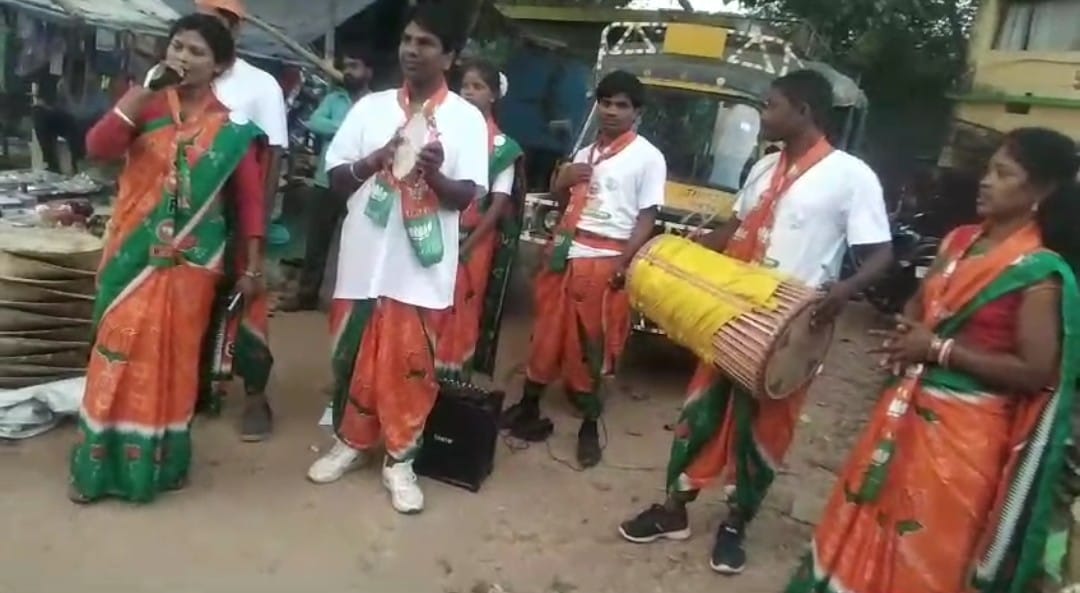 नुक्कड़ नाटक तथा नागपुरी गीत संगीत के माध्यम से भाजपा के पक्ष में मतदान करने के लिए किया गया जागरूकता अभियान