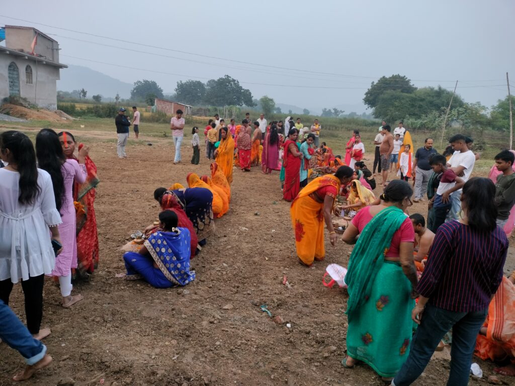 छठ महापर्व: खरना की रस्म आज, कल शाम को सूर्य देव को पहला अर्घ्य देंगे भक्त छठ महापर्व: खरना की रस्म आज, कल शाम को सूर्य देव को पहला अर्घ्य देंगे भक्त