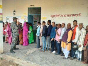 नावा बाजार:झारखंड में विधानसभा चुनाव मतदान शांतिपूर्ण सम्पन्न, ग्रामीण इलाकों में वोटरों में दिखा उत्साह